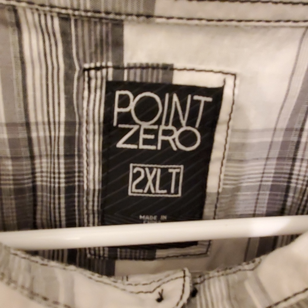 Button down - Picture 3 of 3